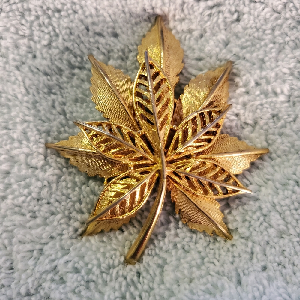 Vintage Leaf Brooch